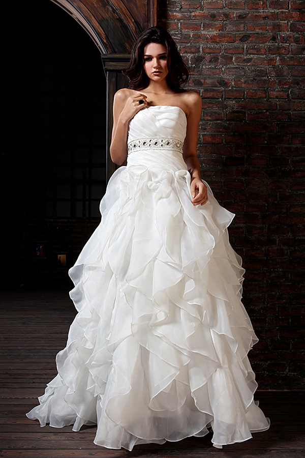 Fabulous Ruffled A-line Wedding Gown with Court Train - Click Image to Close